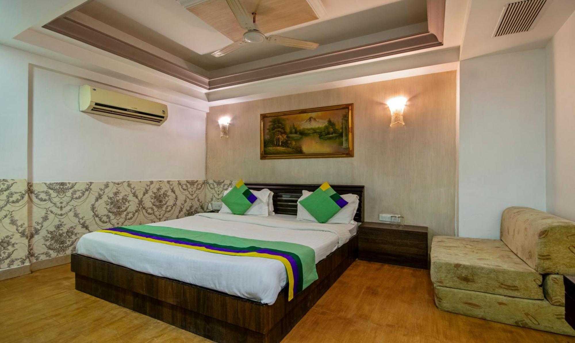 Itsy Hotels Shree Krishna Palace Ахмедабад Экстерьер фото