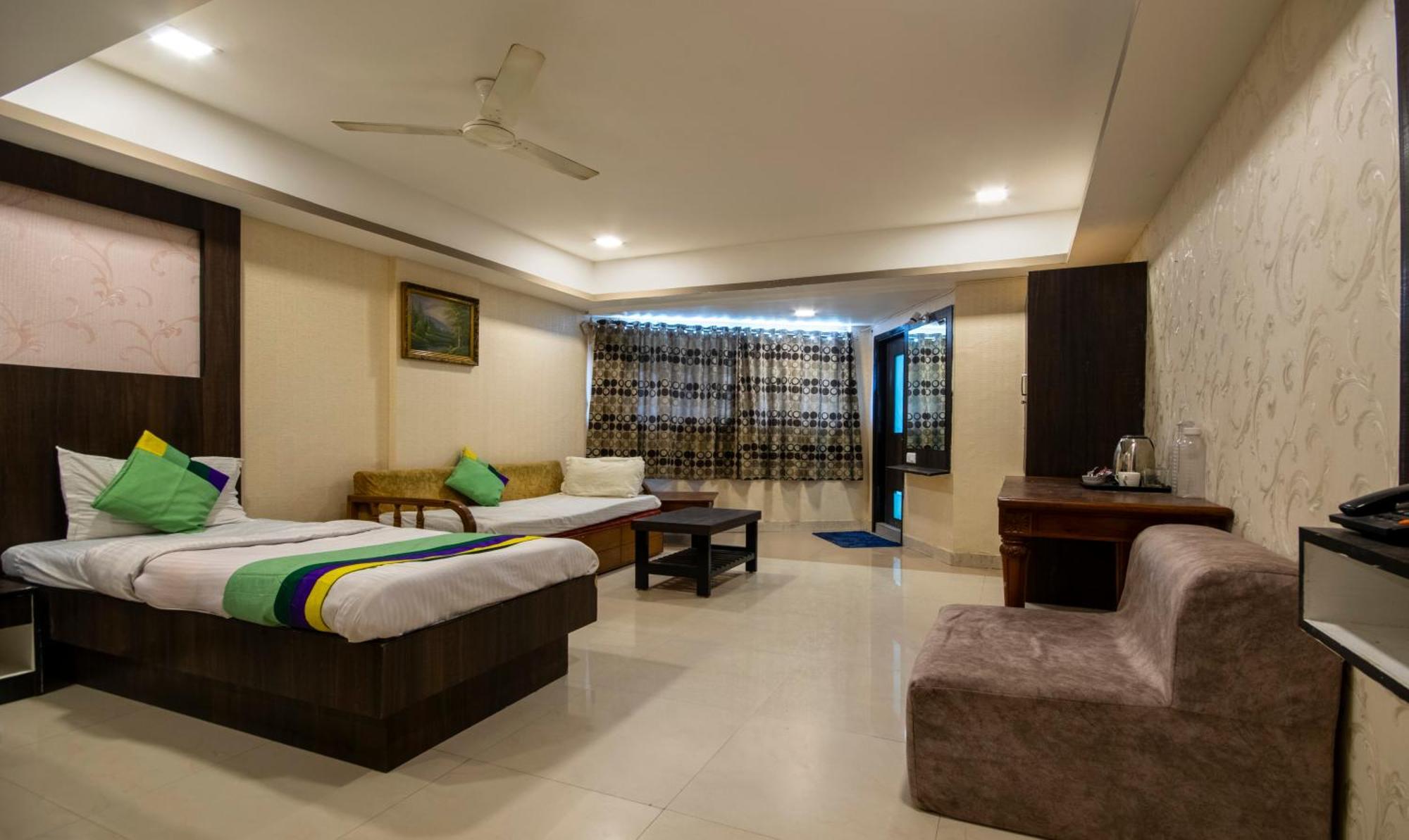 Itsy Hotels Shree Krishna Palace Ахмедабад Экстерьер фото