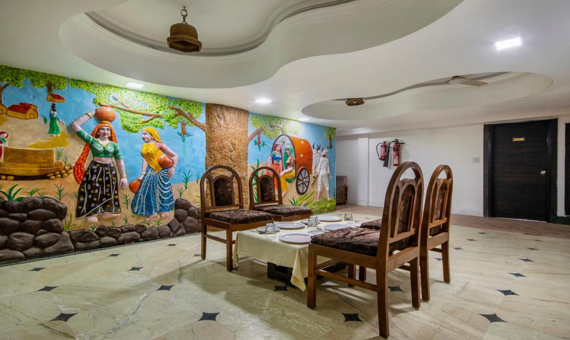 Itsy Hotels Shree Krishna Palace Ахмедабад Экстерьер фото