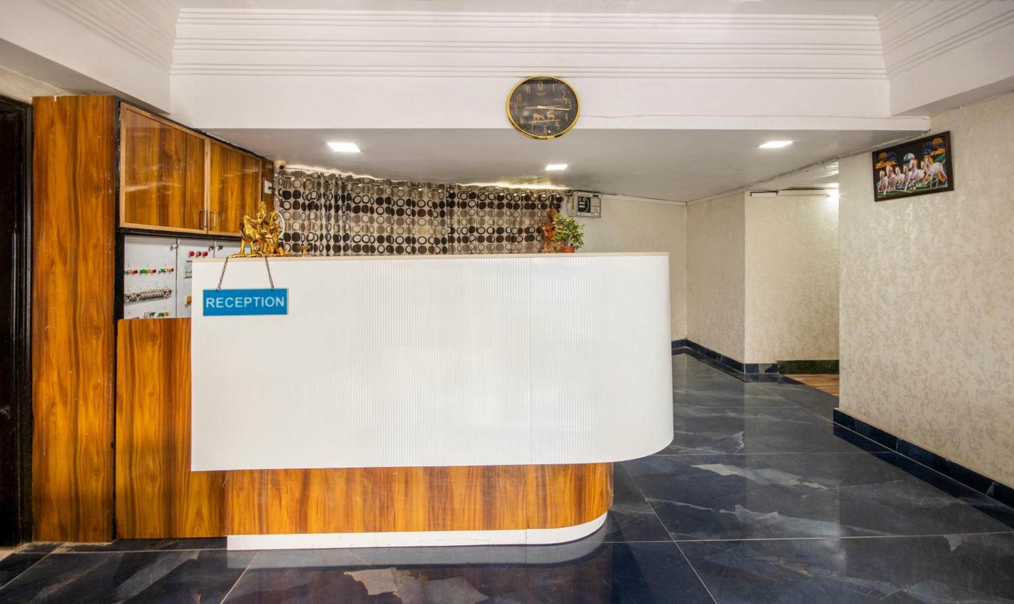 Itsy Hotels Shree Krishna Palace Ахмедабад Экстерьер фото
